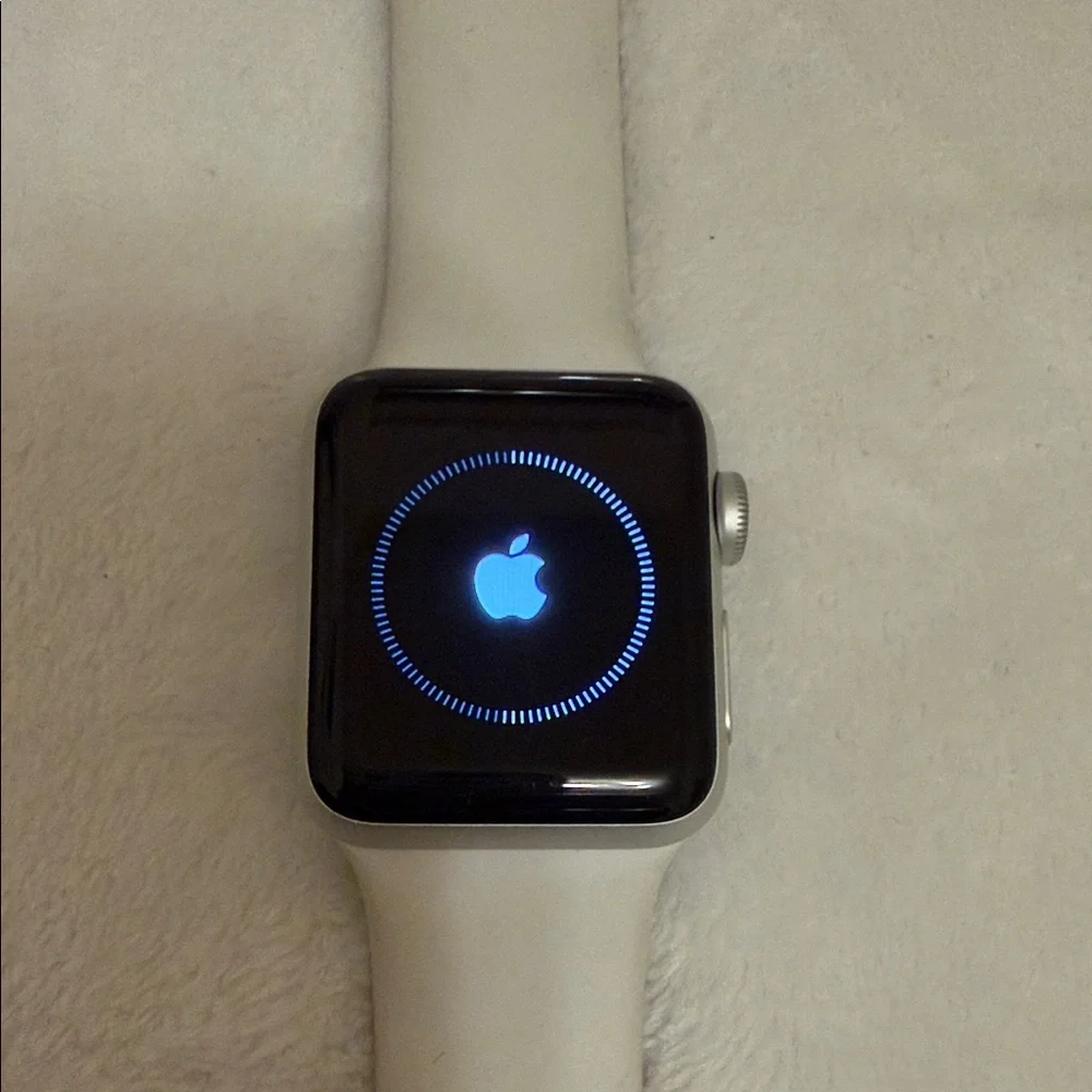 Apple Watch Series 3 in White with White Sport Band